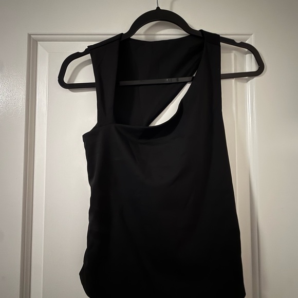 Commense Black Asymmetrical Tank Top - Picture 2 of 4